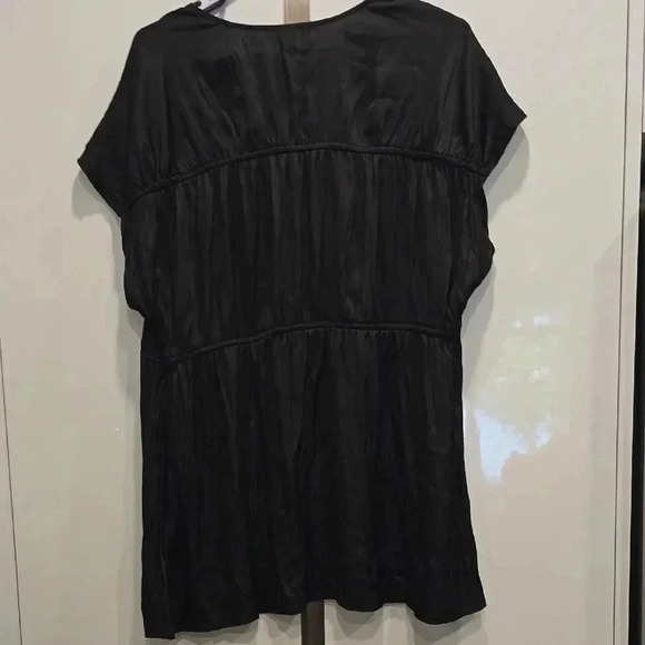 Maternity Old  Navy Black V-Neck Cap Sleeve Top - Picture 3 of 5